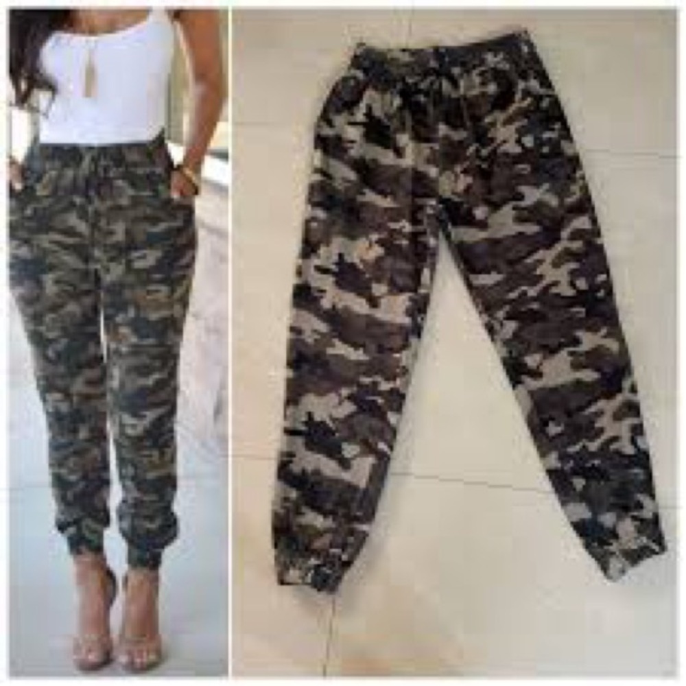 Camo Joggers with Elastic Waistband and Belted Tie Women’s Size S